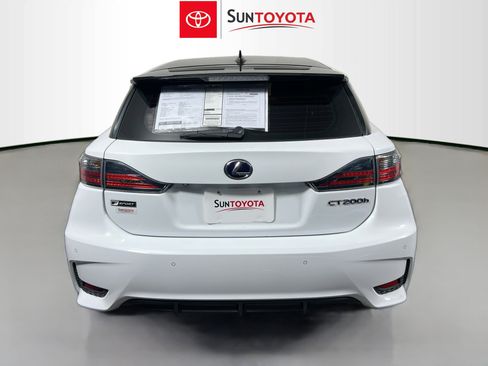 Used 2015 Lexus CT 200h w/ Navigation Package image 5