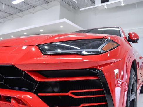 Used 2022 Lamborghini Urus AWD/4WD image 11