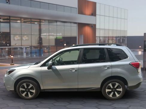 Used 2018 Subaru Forester 2.5i Limited AWD/4WD image 4