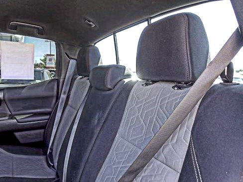 Used 2023 Toyota Tacoma TRD Sport AWD/4WD image 27