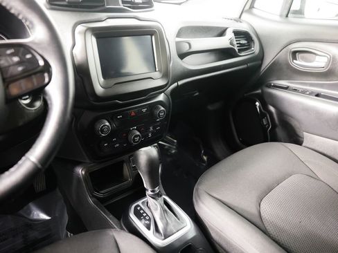 Used 2020 Jeep Renegade Altitude image 30