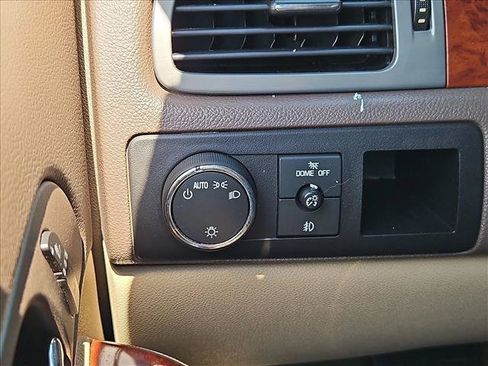 Used 2012 Chevrolet Tahoe LT RWD image 17