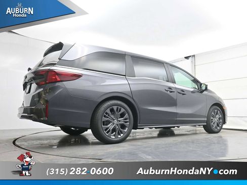 New 2026 Honda Odyssey Touring image 23