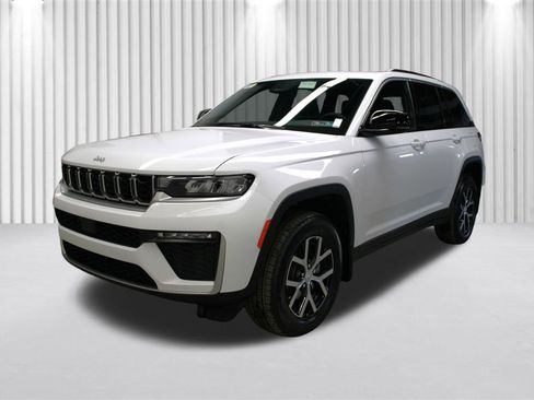 New 2026 Jeep Grand Cherokee Limited image 8