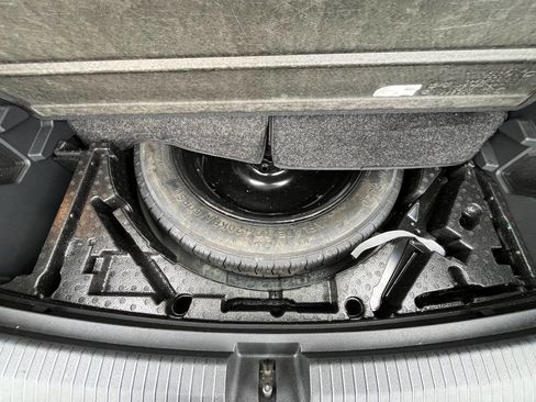 Used 2020 Volkswagen Tiguan S image 19