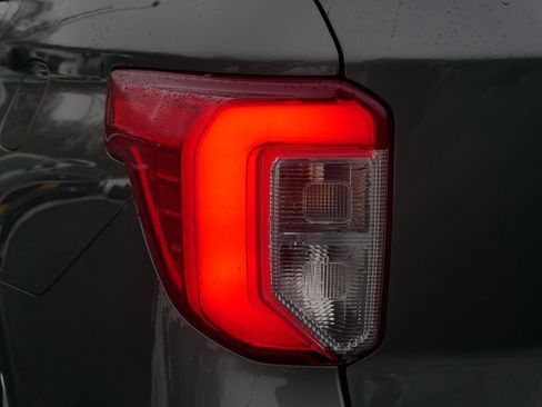 Used 2023 Ford Explorer XLT w/ Equipment Group 202A image 17