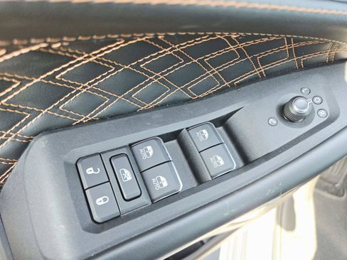 Used 2025 Jeep Grand Cherokee L Summit AWD/4WD image 41