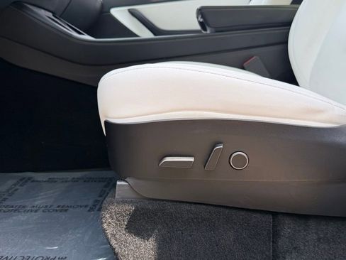 Used 2021 Tesla Model Y Long Range image 27