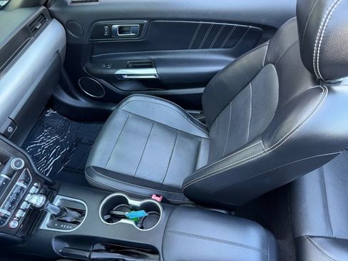 Used 2019 Ford Mustang Premium RWD image 39