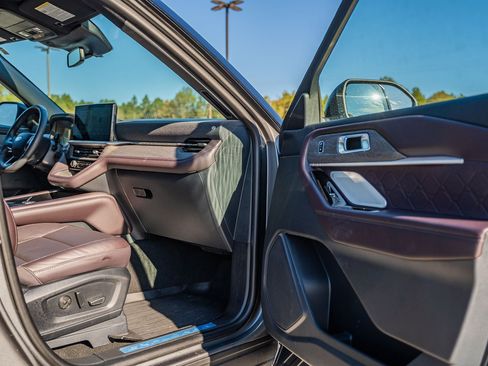 Certified 2025 Ford Explorer Platinum w/ Ultimate Package image 15