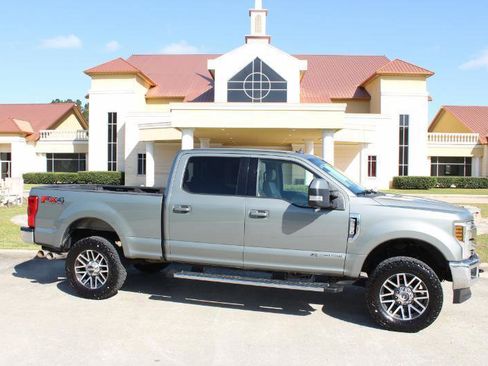 Used 2019 Ford F250 Lariat w/ Lariat Value Package image 2