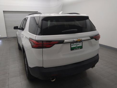 Used 2022 Chevrolet Traverse LT FWD image 6