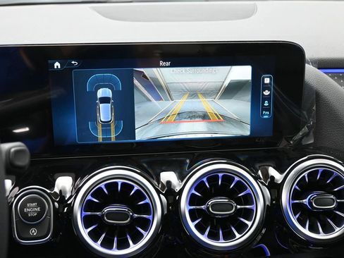 New 2025 Mercedes-Benz GLA 250 4MATIC image 14