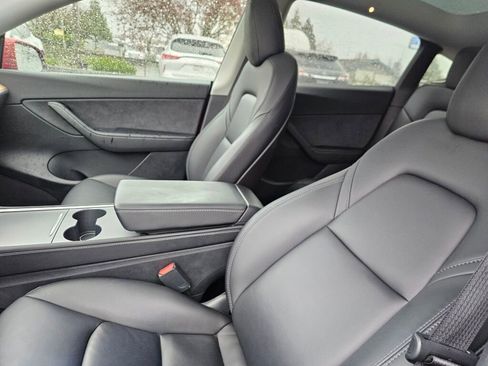 Used 2021 Tesla Model Y Long Range image 26