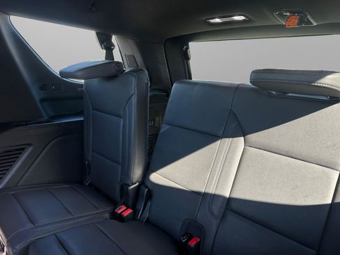 Used 2023 Chevrolet Tahoe Z71 w/ Luxury Package AWD/4WD image 13
