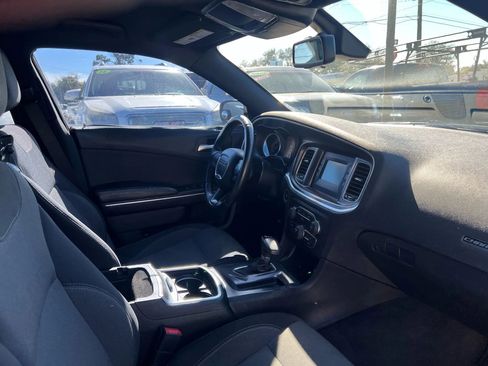 Used 2015 Dodge Charger SE w/ Sport Appearance Group RWD image 16