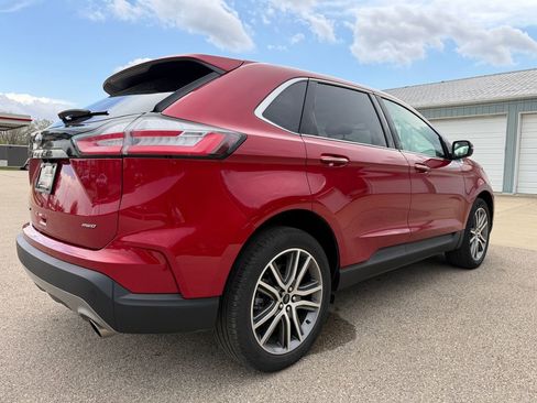 Used 2024 Ford Edge Titanium image 5