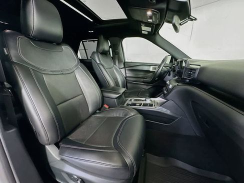 Used 2020 Ford Explorer ST image 15