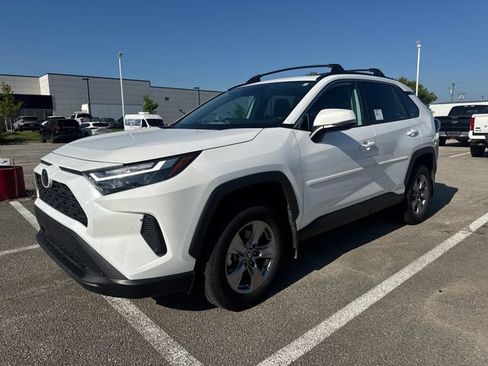 Used 2025 Toyota RAV4 XLE w/ Convenience Package FWD image 1