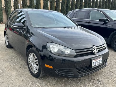 Used 2013 Volkswagen Golf 4-Door image 2