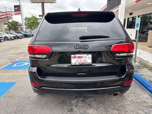 Used 2021 Jeep Grand Cherokee Laredo X RWD image 4
