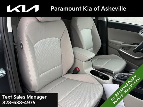 New 2025 Kia Soul LX w/ LX Technology Package image 17