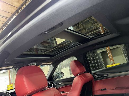 Used 2018 Alfa Romeo Stelvio Ti Sport image 25
