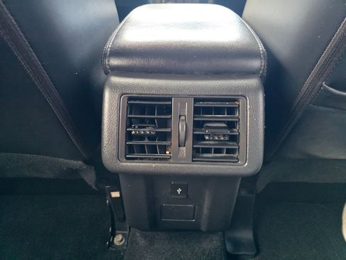 Used 2019 Mitsubishi Outlander SE image 21