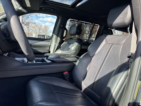 Used 2023 Jeep Wagoneer Series II w/ Convenience Group I image 18