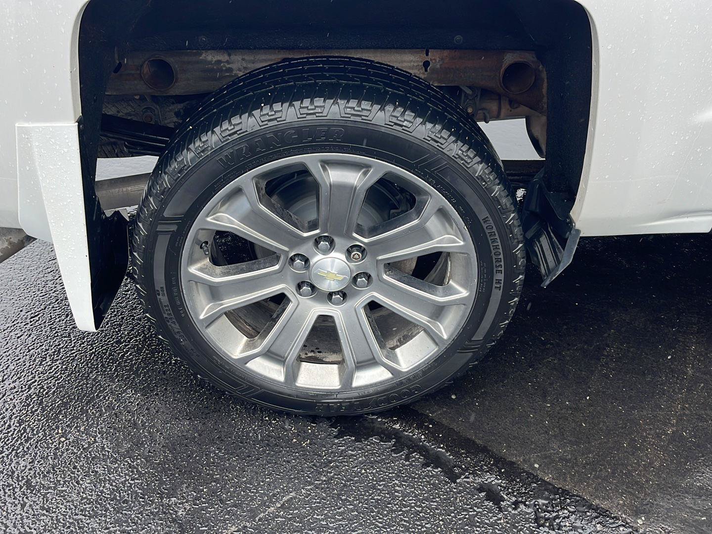 Used 2018 Chevrolet Silverado 1500 High Country AWD/4WD image 32