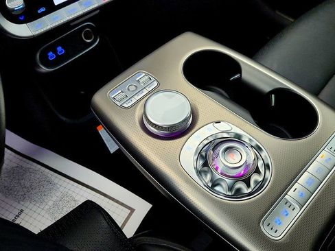 Used 2024 Genesis GV60 Advanced AWD/4WD image 17