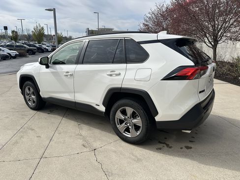 Certified 2023 Toyota RAV4 LE AWD/4WD image 7