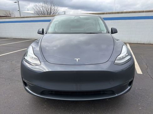 Used 2023 Tesla Model Y Long Range image 8