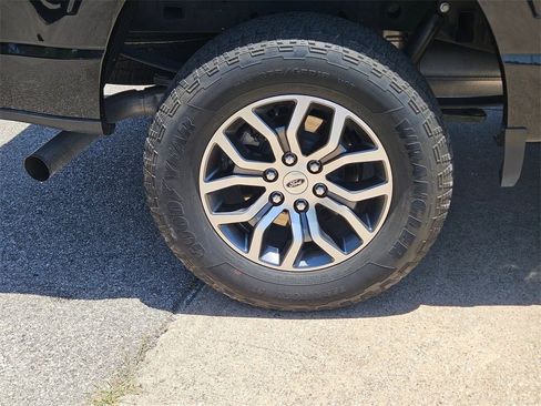 Used 2022 Ford F150 Lariat image 10