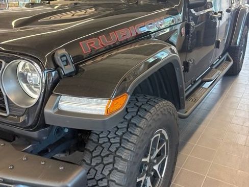 Used 2025 Jeep Gladiator Rubicon AWD/4WD image 5