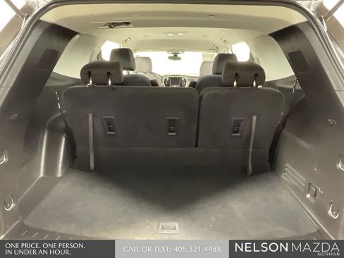 Used 2020 Chevrolet Traverse LT image 13