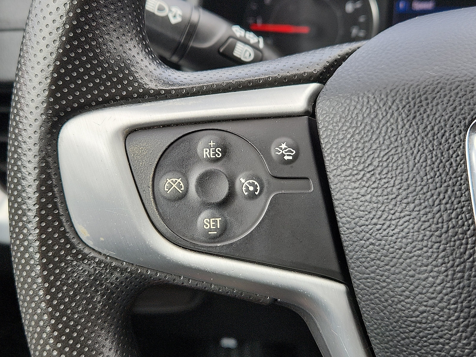 Used 2023 GMC Terrain SLE w/ Driver Convenience Package FWD image 17