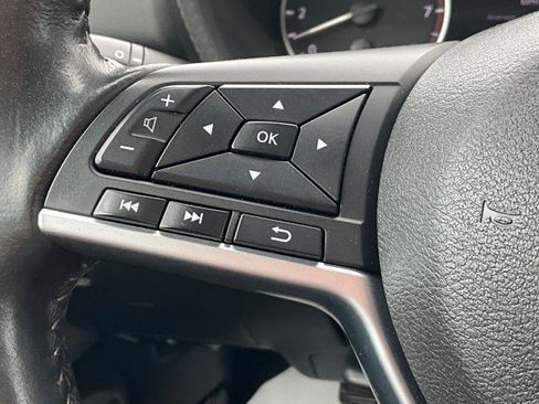 Used 2021 Nissan Sentra SV FWD image 16