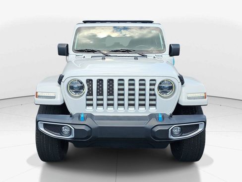 Used 2022 Jeep Wrangler Unlimited Sahara w/ Cold Weather Group AWD/4WD image 8