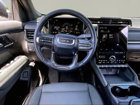 Used 2026 GMC Terrain AT4 w/ Convenience Package III image 8