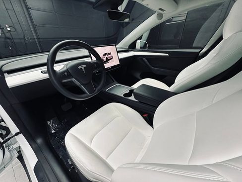 Used 2023 Tesla Model Y Long Range AWD/4WD image 17