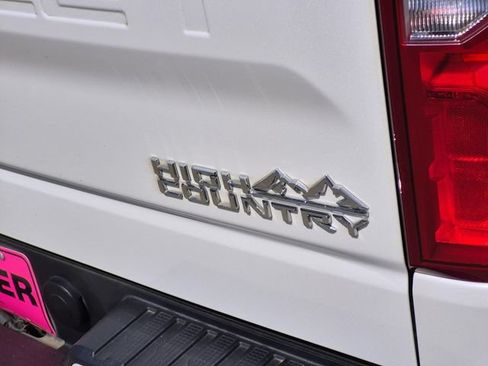 Used 2024 Chevrolet Silverado 1500 High Country w/ High Country Premium Package AWD/4WD image 8