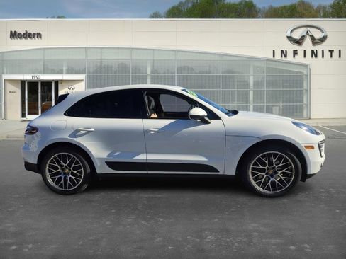 Used 2018 Porsche Macan image 3