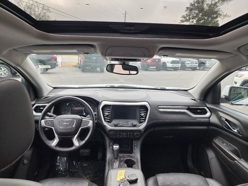 Used 2017 GMC Acadia SLT image 13