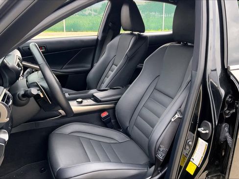 Used 2020 Lexus IS 300 F Sport w/ F Sport Package RWD image 8