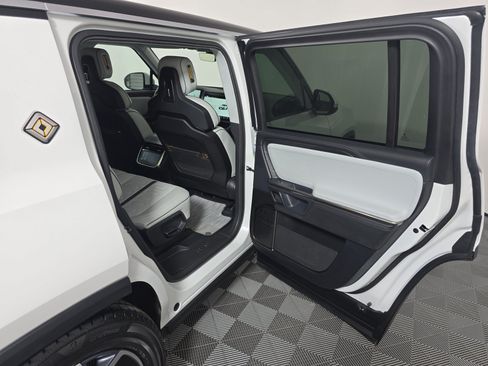 Used 2024 Rivian R1S Adventure AWD/4WD image 19