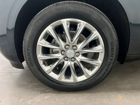 Used 2020 Buick Enclave Essence w/ Sound and Sites Package image 31