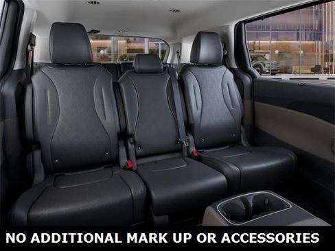 New 2026 Kia Carnival EX image 16