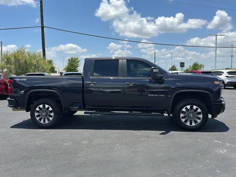Used 2024 Chevrolet Silverado 2500 Custom w/ Custom Convenience Package AWD/4WD image 9