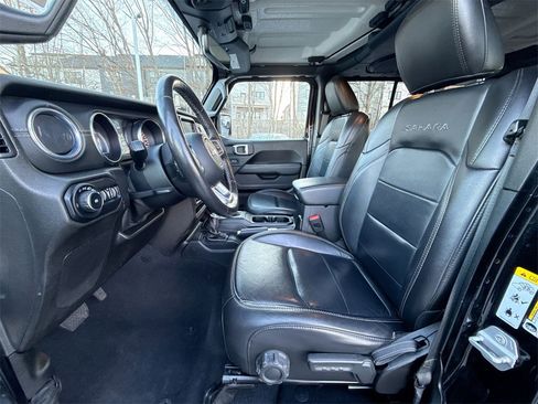 Used 2019 Jeep Wrangler Unlimited Sahara w/ Uconnect 4C Nav & Sound Group image 13